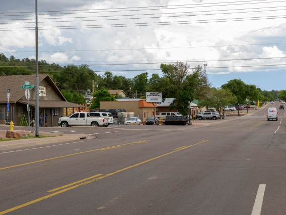 street in rural Payson