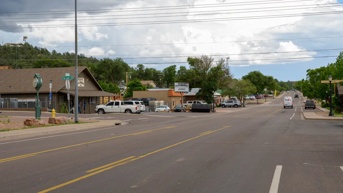 street in rural Payson