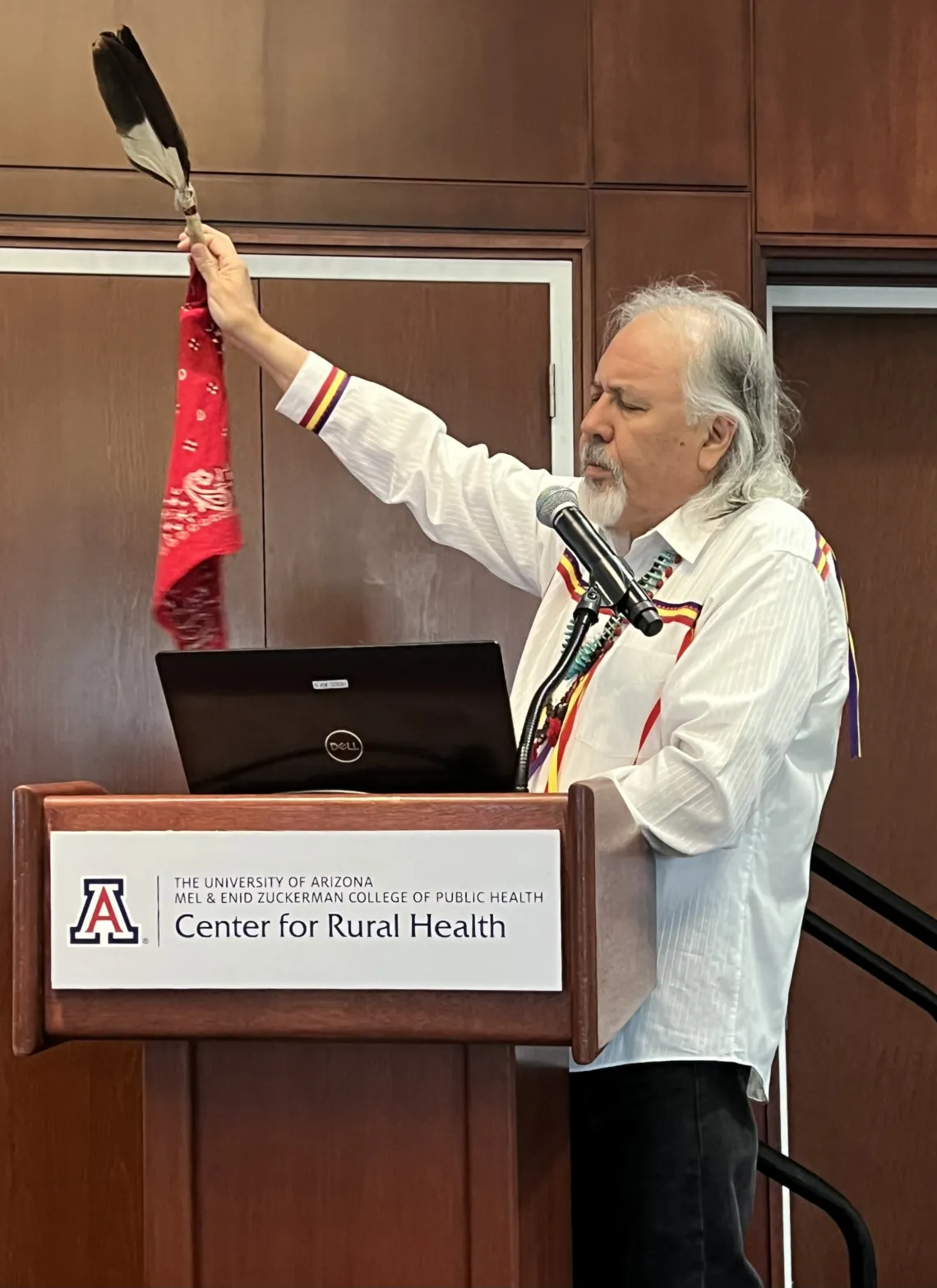 Dr. Carlos Gonzales blesses the opening of the conference